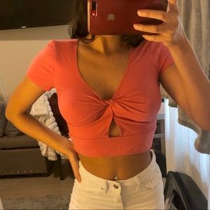 Hollister slim tee. perfect for spring & summer!